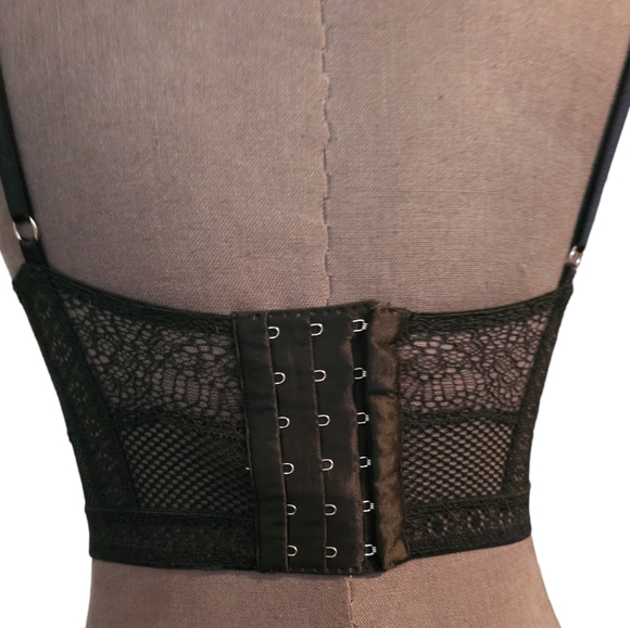 Victoria's Secret Very Sexy Plunge Fishnet Lace  Bra 32C NWOT - Picture 7 of 16